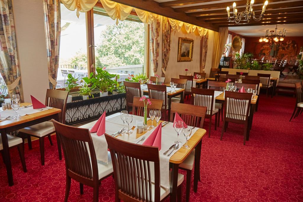 Hotel-Gasthof Die Post Brennerei Frankenhoehe Schillingsfürst Kültér fotó